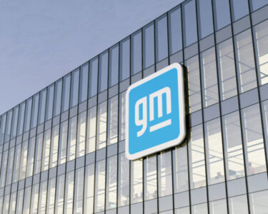 GM Targets Eyes-Off Autonomous Driving for Pickups, SUVs to Chase Software Revenue