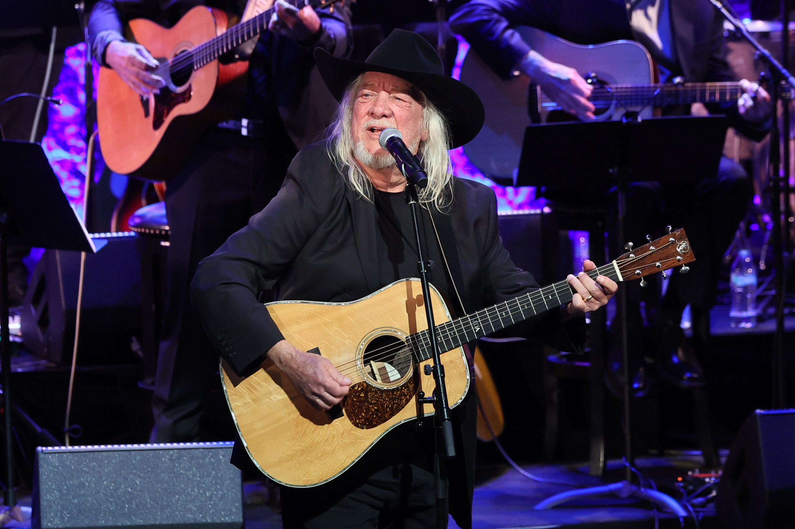 John Anderson, Country Hall of Famer Behind 'Seminole Wind' and 'Swingin',' Dies at 71