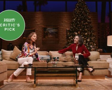Julia Louis-Dreyfus Makes a Triumphant Broadway Debut in 'Other Desert Cities' With Ed Harris and Allison Janney