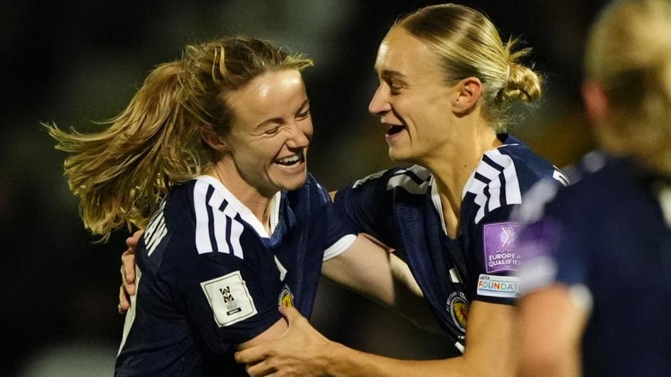 ‘Like a Woman Possessed’: Davidson Fires Scotland Past Czechs to Set Up Sweden World Cup Play-Off